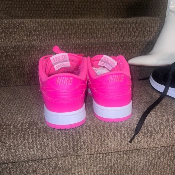 Hot pink Nike dunks - Picture 4 of 7